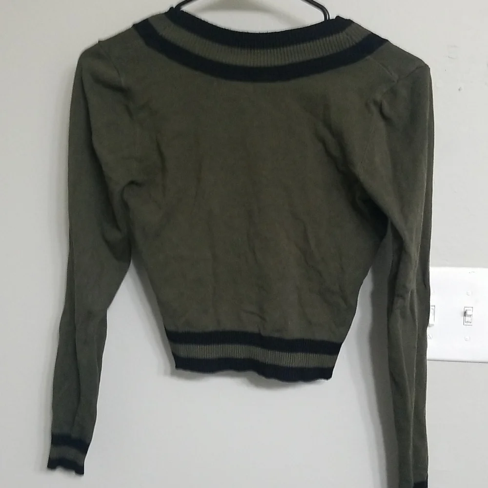 Sweater - Picture 3 of 4